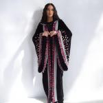 قُفطان قطيفة كوري مستورد درجة أولى مع تطريز أيتامين سيناوي وودع وباييت | Premium Imported Korean Velvet Kaftan with Sinai Embroidery, Shells & Sequins
